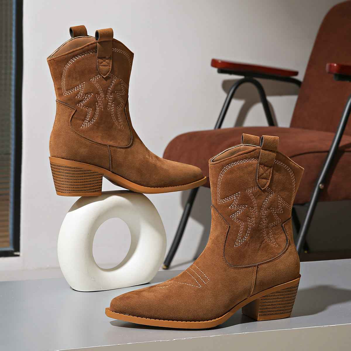 POINTED WESTERN ANKLE BOOT