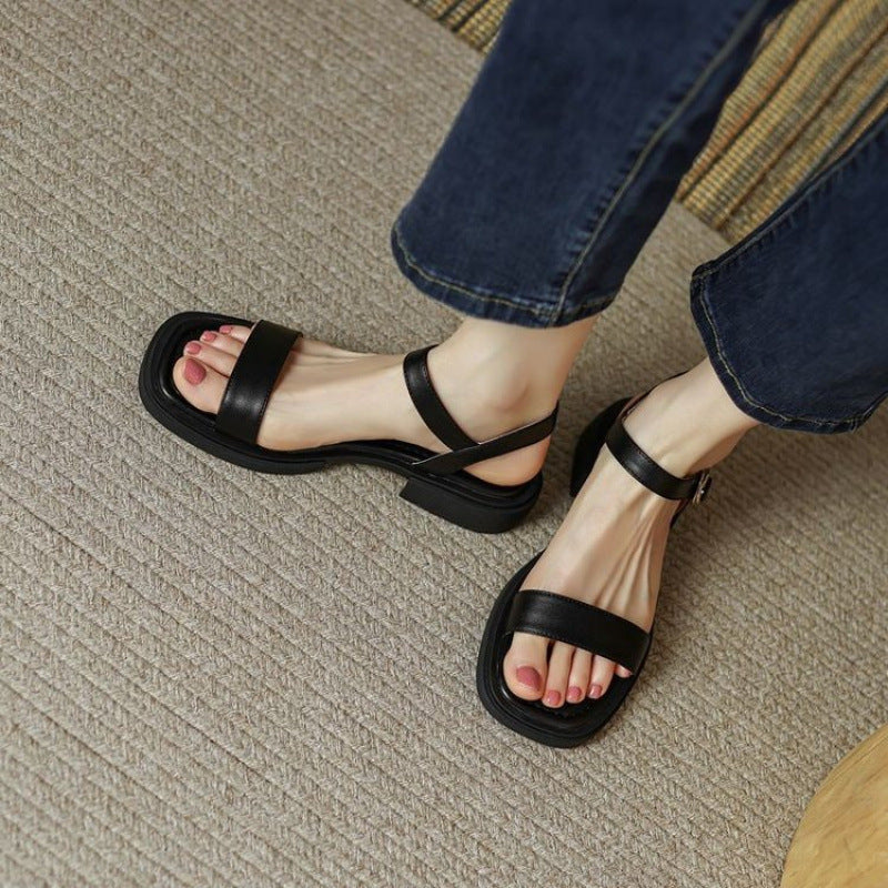 Deliana | Sophisticated Flat Sandals