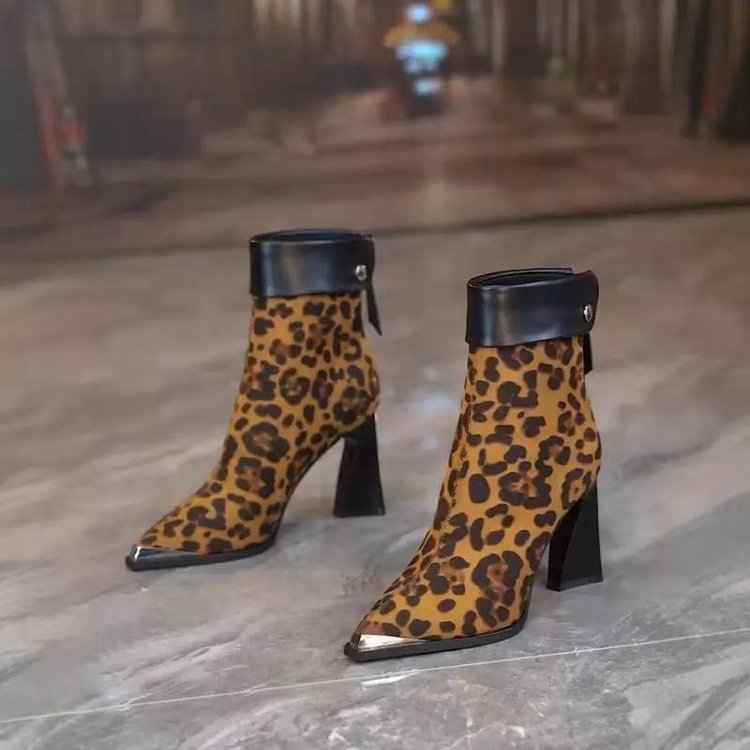 MID-HEEL LEOPARD PRINTED ANKLE BOOT
