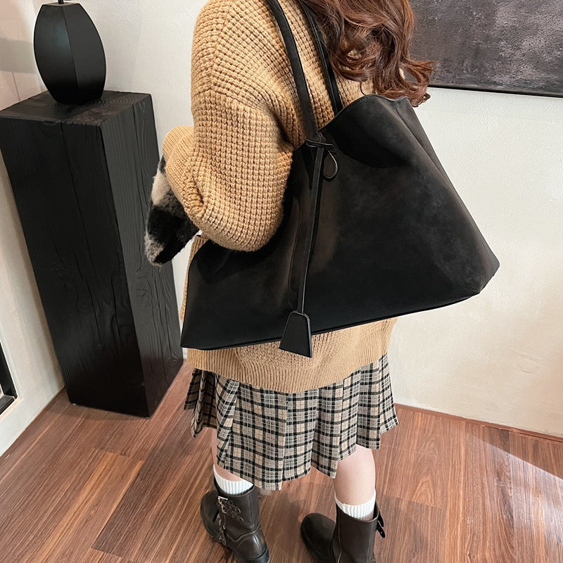Mara Tote | Stylish companion for work & leisure