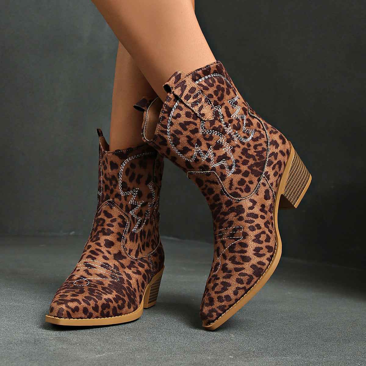 POINTED WESTERN ANKLE BOOT
